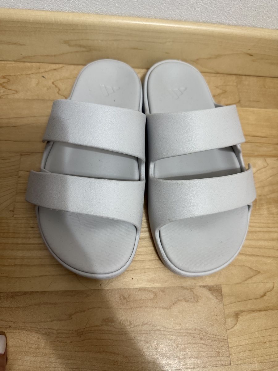 Adidas Scarpe da donna: Adidas Badesandalen – Nuovo (secondo la descrizione) da Neerach venduto da the_modern_mini