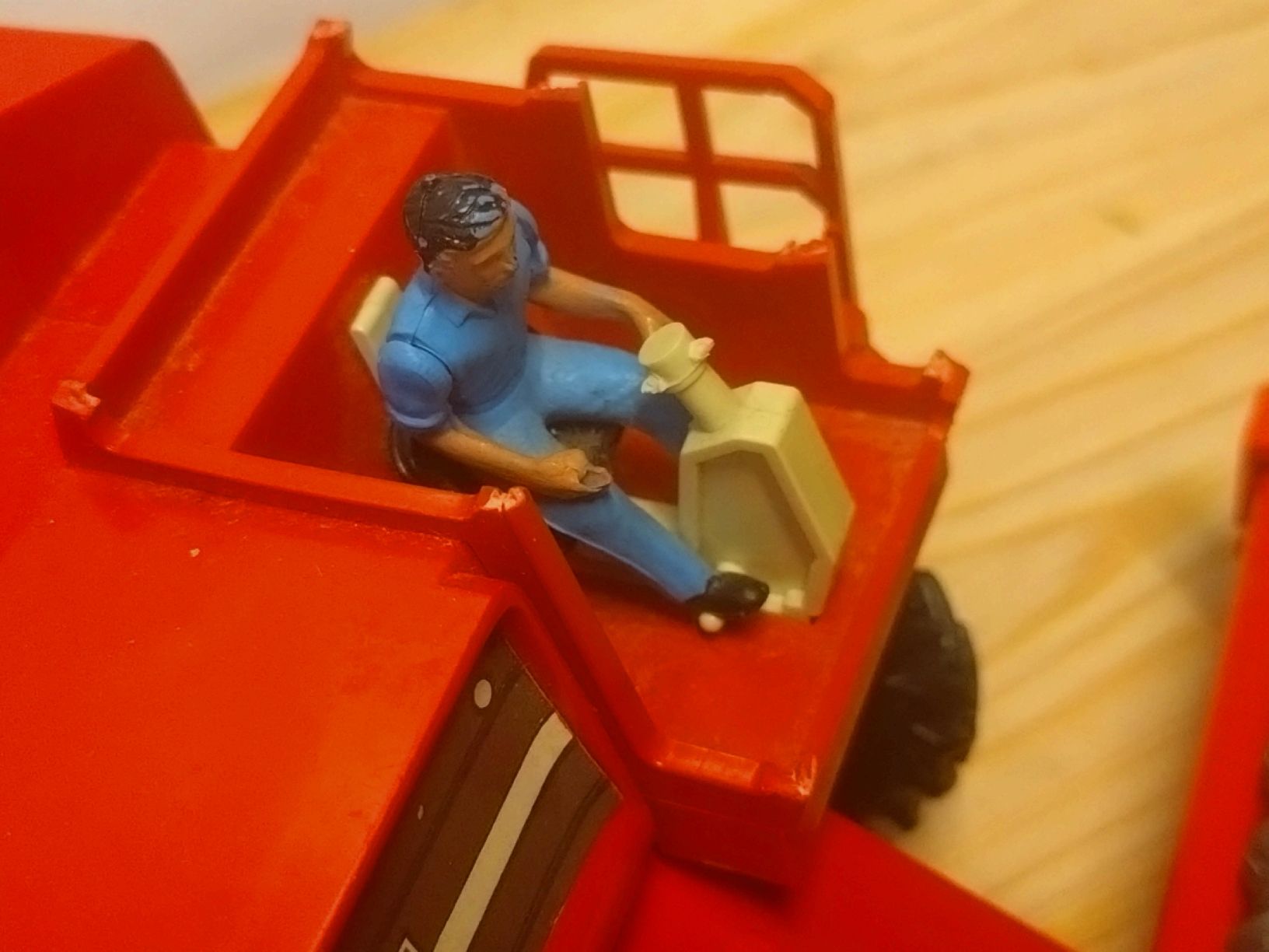 Britains Kit di modellismo & Modellini statici: Moissonneuse-batteuse Massey Ferguson Britains LTD 1970's – Usato da Farvagny-le-Grand venduto da LaCaverne 2