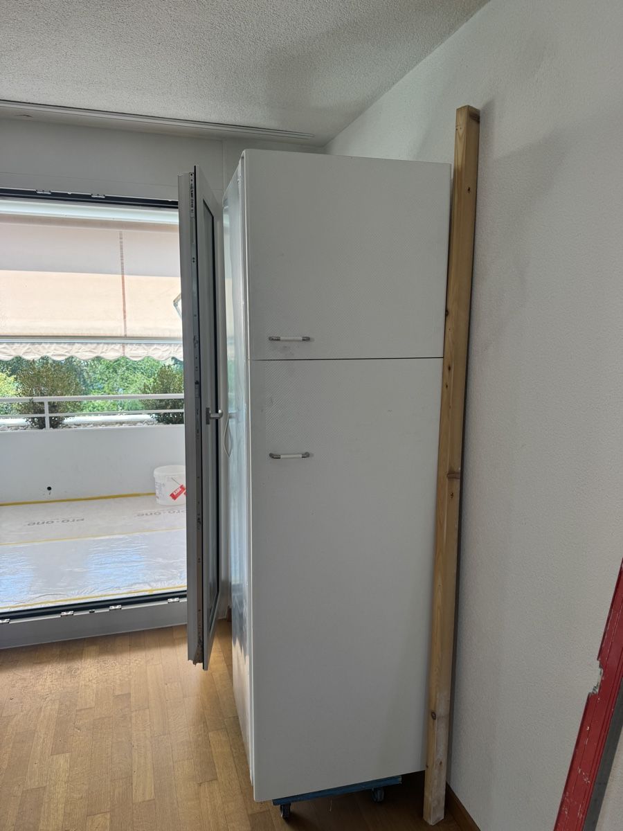 Frigoriferi: V Zug Kühlschrank – Usato da Dübendorf venduto da IvanaMli 1