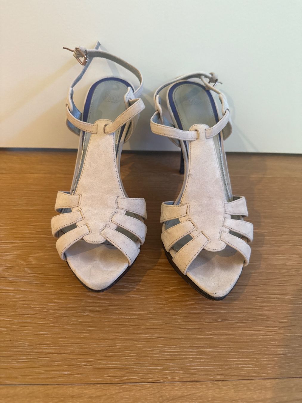 Navyboot Scarpe da donna: Navyboot - Damen-Sandalen in hellem Beige – Usato da Nürensdorf venduto da Marylane 1