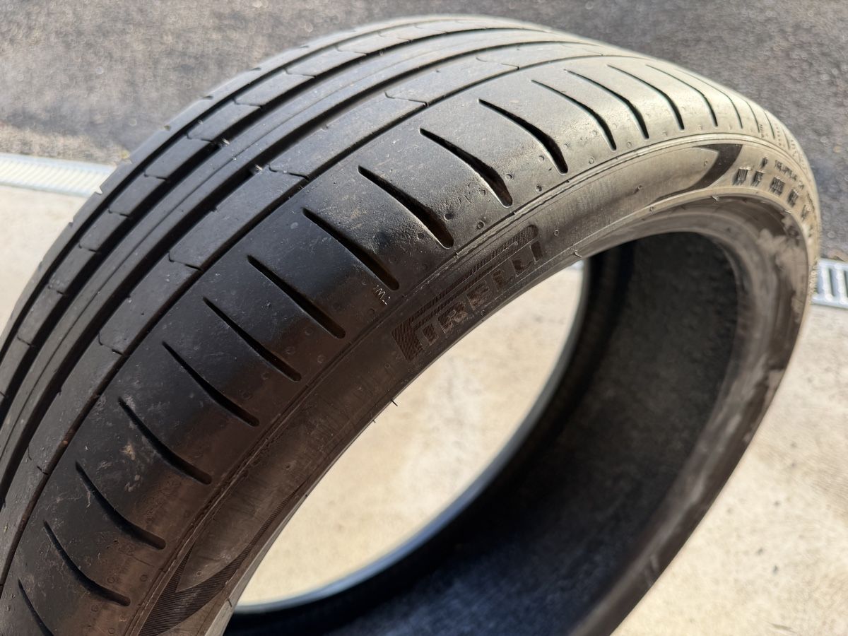 Tutti pezzi di ricambio auto: Pirelli P Zero 245/35 R20 95Y 2Stk. – Usato da Zug venduto da san_rqn9 3