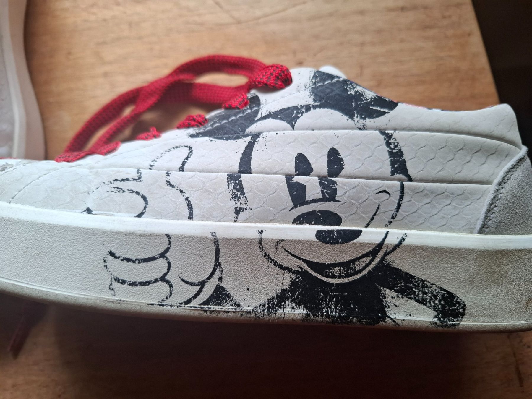 Desigual Scarpe da donna: Micky Mouse Desigual Limited Edition – Usato da Filet venduto da cla_9kqr 1