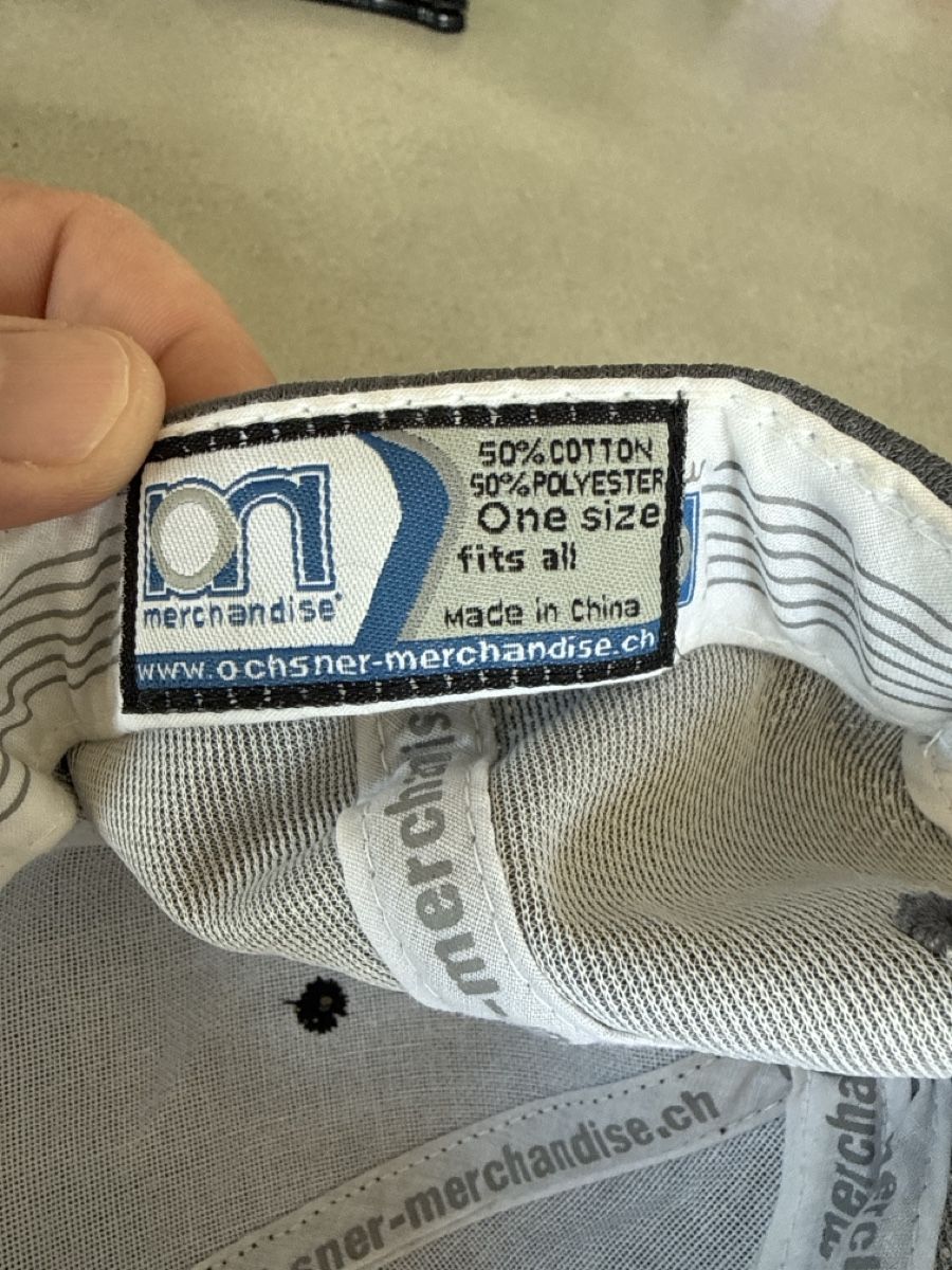 Chapeaux, bonnets & casquettes: Casquette Gottéron #35 Caron – D'occasion à Cressier FR par M-I-M 4