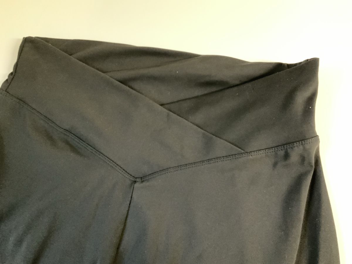Hosen: Hosen schwarz Grösse L  – Gebraucht aus Wallisellen von AS.TZ. 4