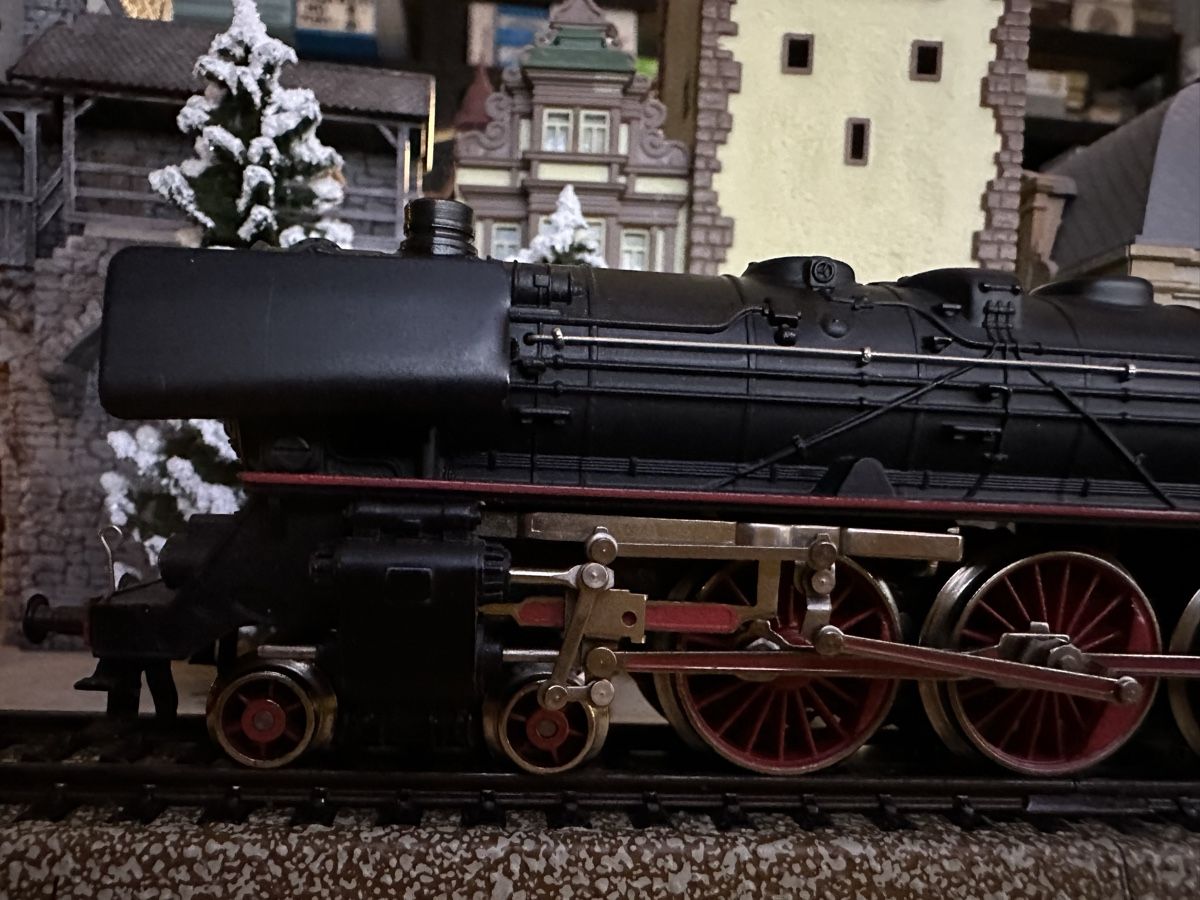 Märklin Modellini di ferrovie: Märklin 3048 DB BR 01 – Usato da Lupsingen venduto da New-Haven 1