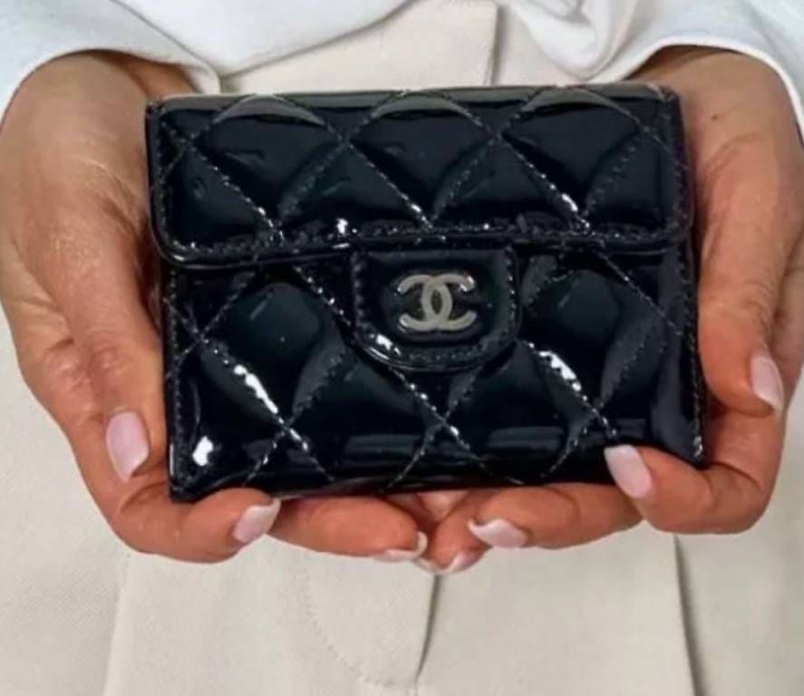 Sonstige Kleidung & Accessoires: Chanel Kartenetui – Gebraucht aus Aesch BL von trash12 1