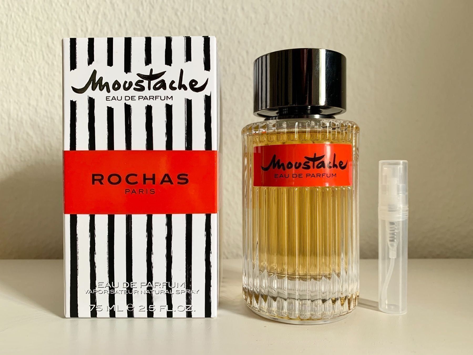 Profumi & Eau de Toilette: Rochas Moustache Eau de Parfum 1.5ml – Nuovo (secondo la descrizione) da Bern venduto da Nspc