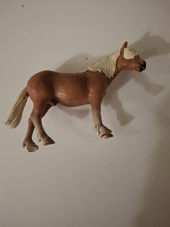 Jouets: Schleich Fohlen – D'occasion à Vielbringen b. Worb par Andrea.S.