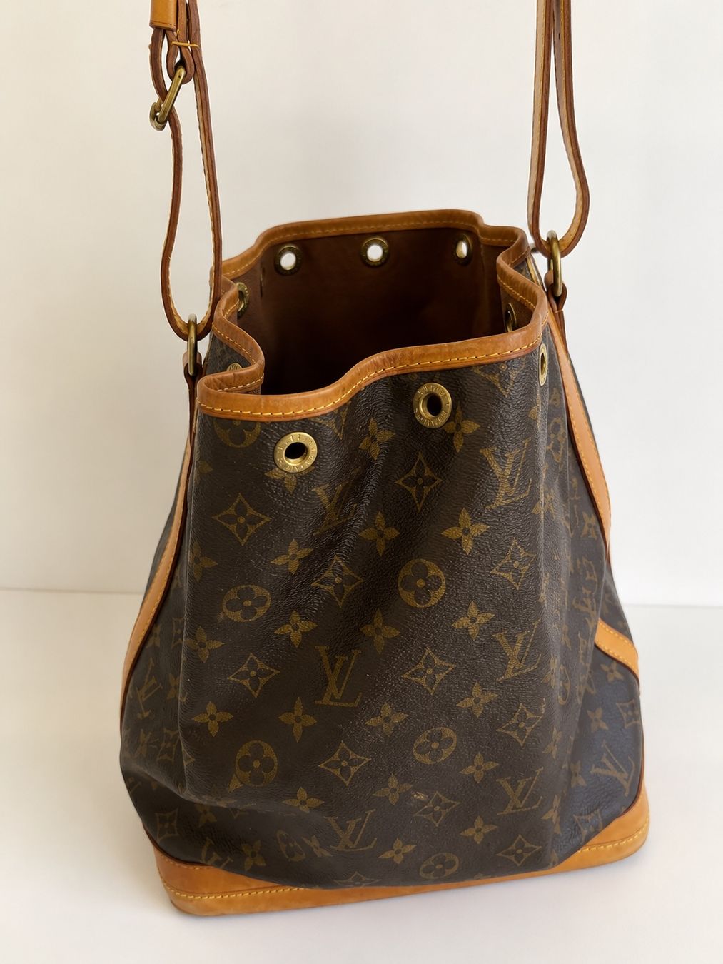 Louis Vuitton Borse da donna: Louis Vuitton Noé Petit Monogram Canvas – Usato da Zürich venduto da Maraludwig 2