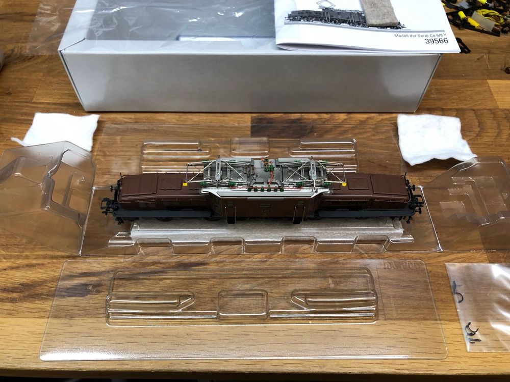 Märklin 39566 – Locomotive Crocodile CFF Ce 6/8 III – H0 MFX Sound – NEUF