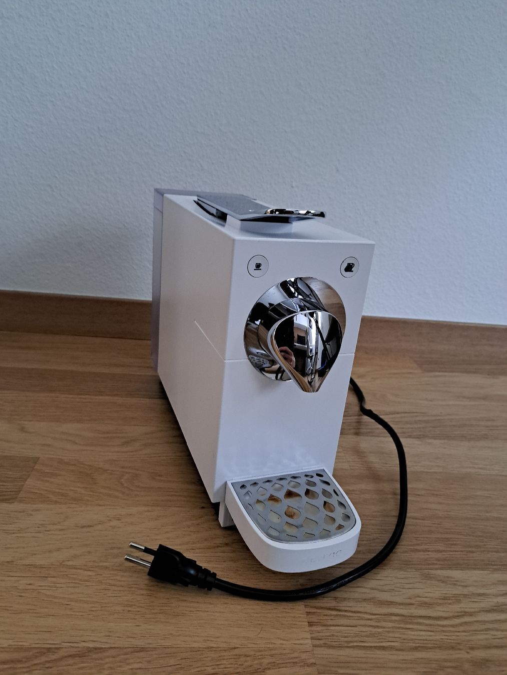 Delizio Kaffeemaschinen & Espressomaschinen: Gebrauchte Delizio Kapselmaschine weiss – Gebraucht aus Zürich von philelrey01 1