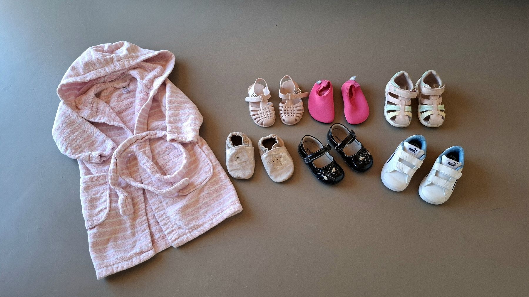 Puma Lotti & Set di vestiti: Schuhpaket Gr. 21 / 22 Bademantel – Usato da Lü venduto da jas_minw