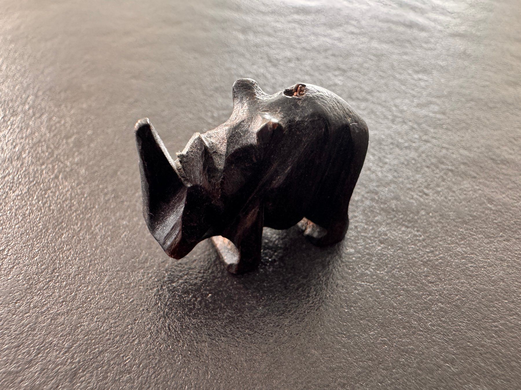 Statuette: Mini Deko Figur Nashorn aus Holz – Usato da Zollikon venduto da Krenapf