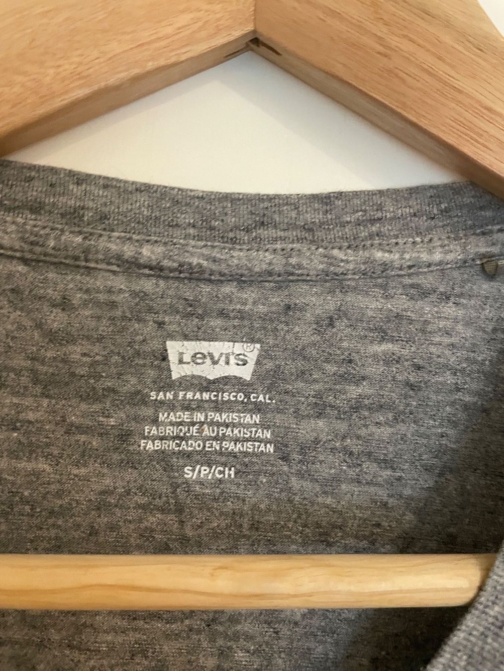 Levi's T-Shirts: Levi's T-Shirt (Grösse S) – Gebraucht aus Zufikon von SULMI02 2