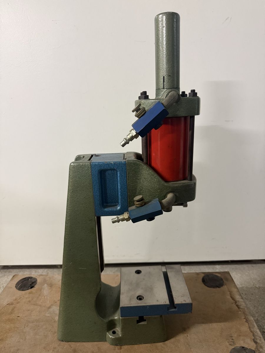 Tutte le macchine: Presse pneumatisch – Usato da Sirnach venduto da S54Power 2