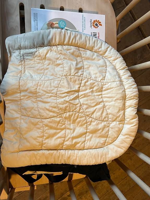 Ergo Baby Marsupi portabebè: Ergobaby Trage mit 2 Neugeborenen-Einsätzen – Usato da Degersheim venduto da Principessa_90 2