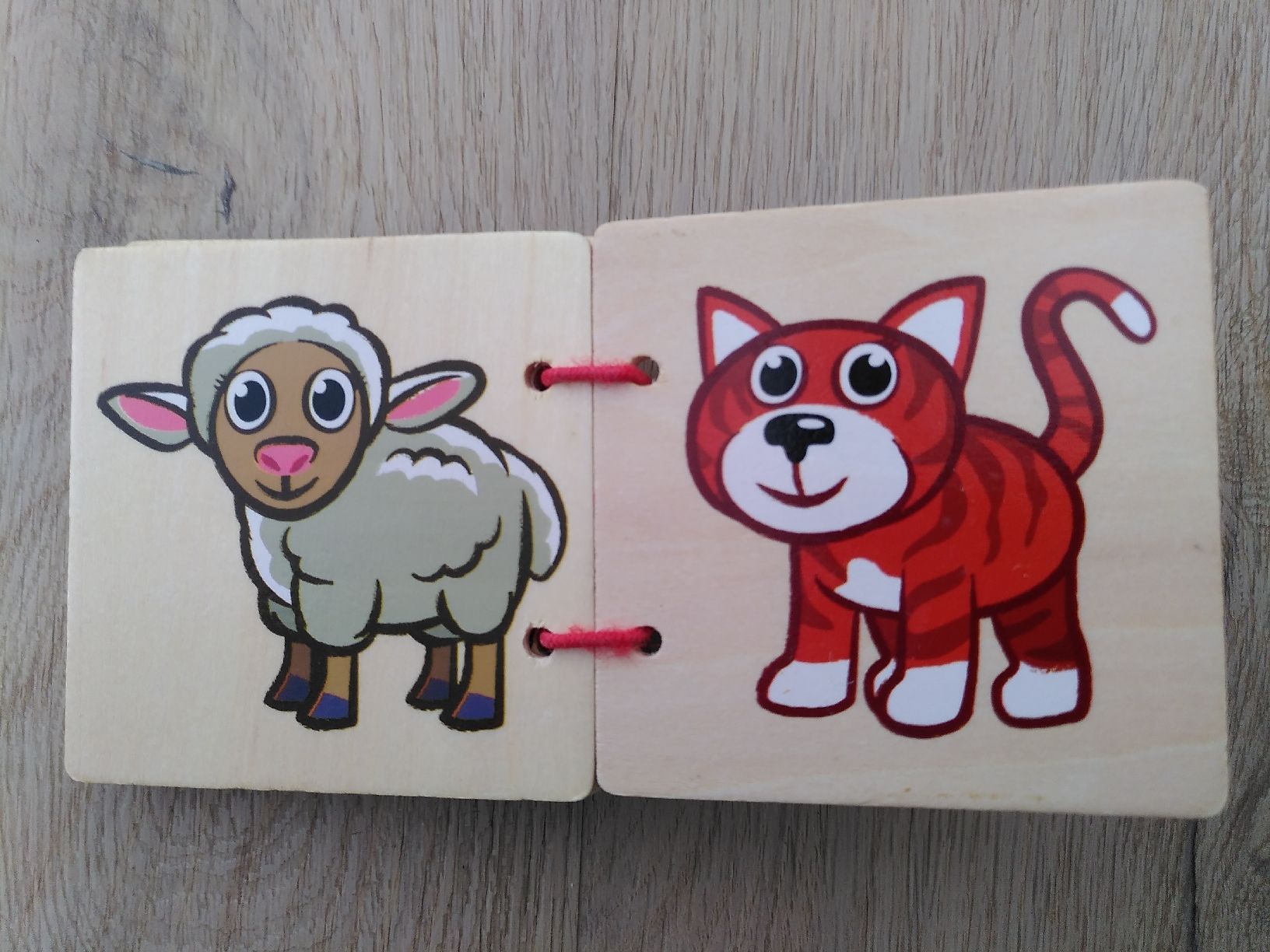 Eichhorn Spielzeuge: Buggybuch aus Holz mit Tieren – Gebraucht aus Penthaz von ann_l7zt 3