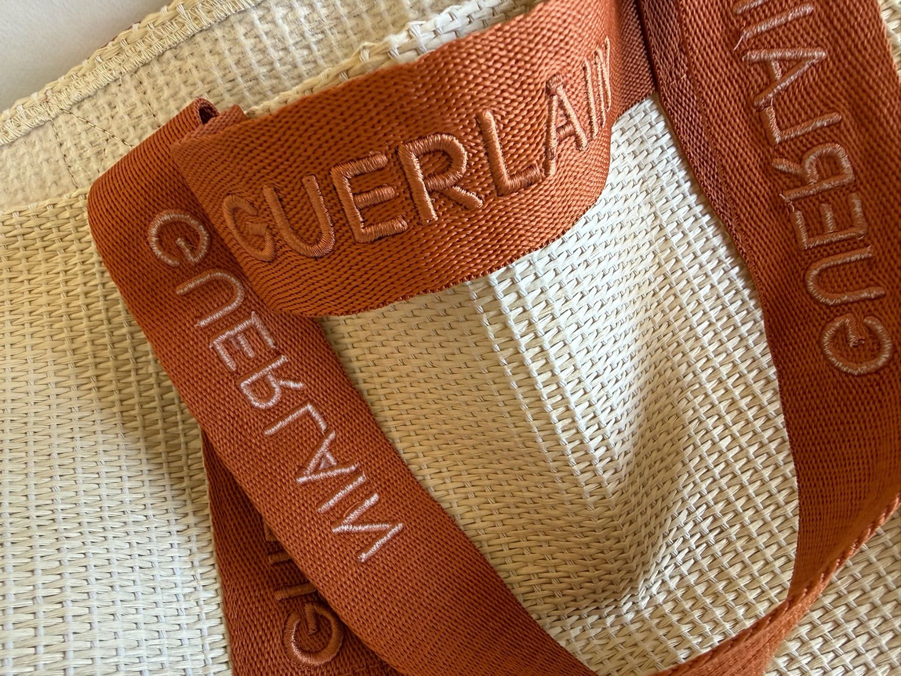 Guerlain Taschen für Damen: Guerlain - Totebag pour la plage – Gebraucht aus Sion von accroshoes 1