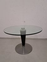 Runder Couchtisch mit Glasplatte