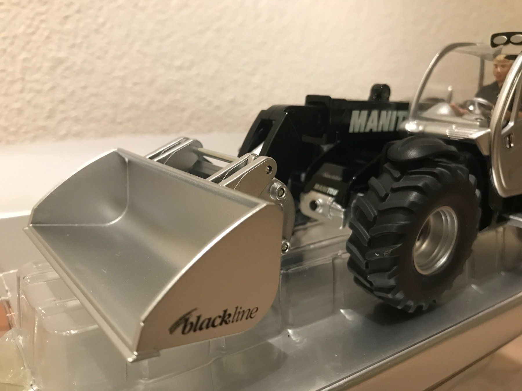 Manitou Caricatori: SIKU Manitou MLT840 Teleskoplader – Nuovo e nell'imballaggio originale da Kreuzlingen venduto da Stefan1150 1