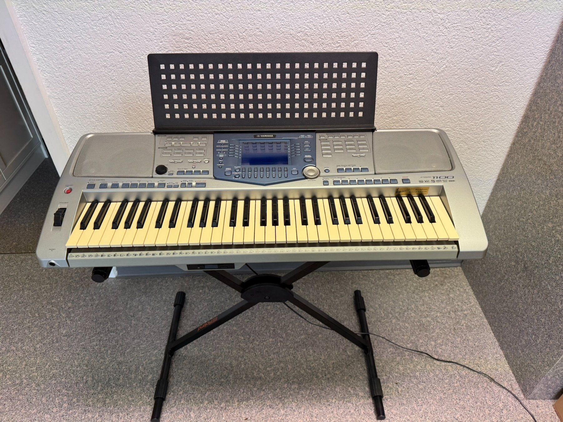 Yamaha Strumenti musicali: YAMAHA-Keyboard – Usato da Wiesendangen venduto da Musighuus_Schmidt