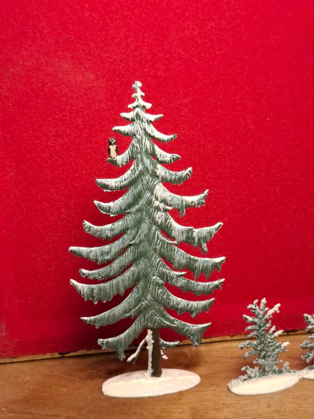 Alle Dekorationen: Wilhelm Schweizer Tannenbaum mit Eule und Sträucher - handbe – Gebraucht aus Schlieren von Svenja7 3
