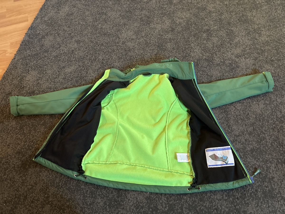 Trollkids Jacken & Mäntel: Trollkids Softshelljacke – Gebraucht aus Schlosswil von wizZzor 2