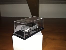 Ferrari California T 1/64 no Mini GT
