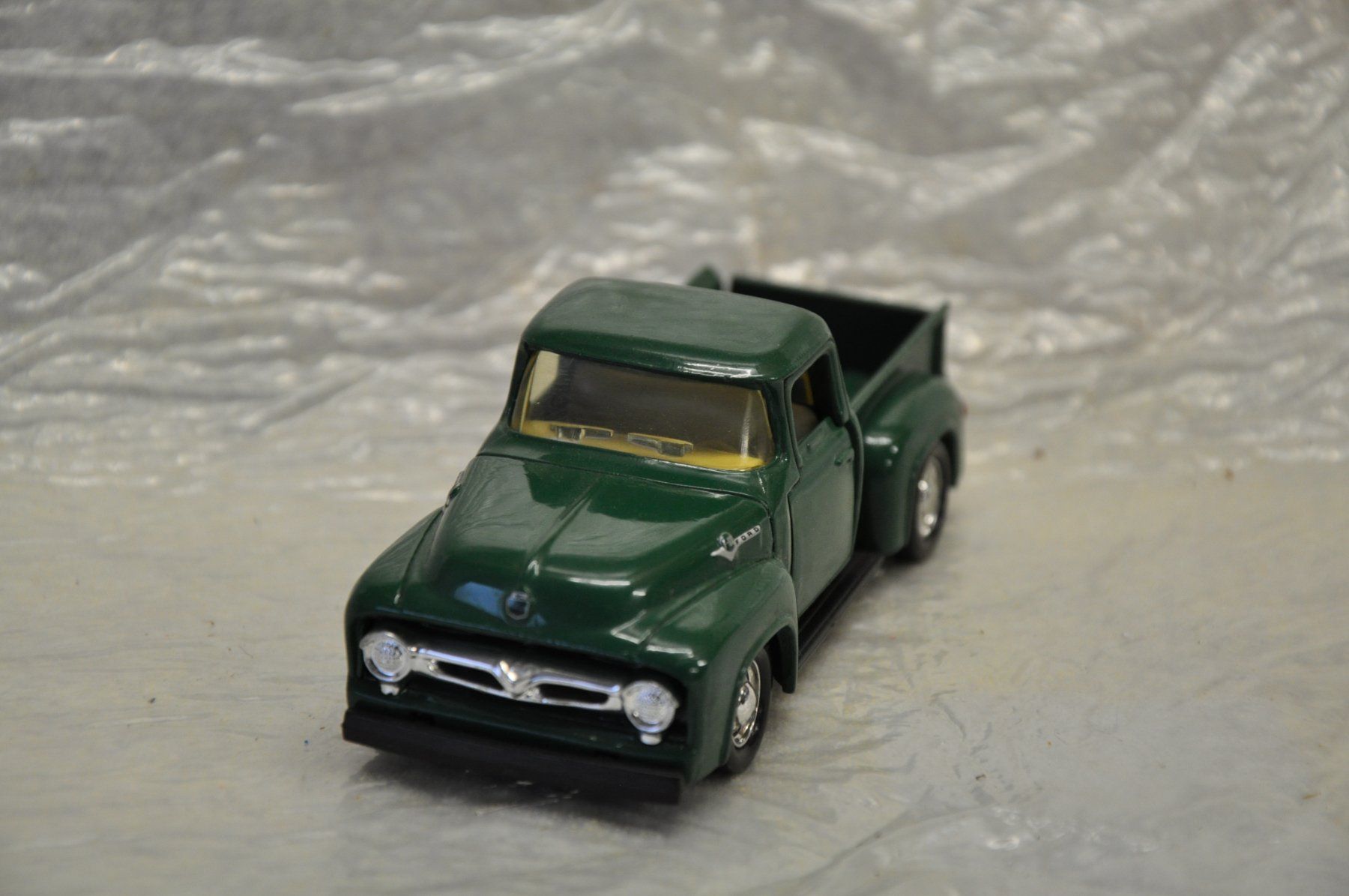 Ford Modellini d'auto: Ford Pickup – Nuovo e nell'imballaggio originale da Ebnat-Kappel venduto da Aallerlei 2