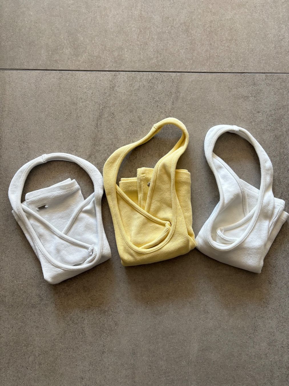 Pull&Bear Kleiderpakete: 3 Pull&Bear Neckholder-Tops Gr. M – Gebraucht aus Basel von El_Haraldo