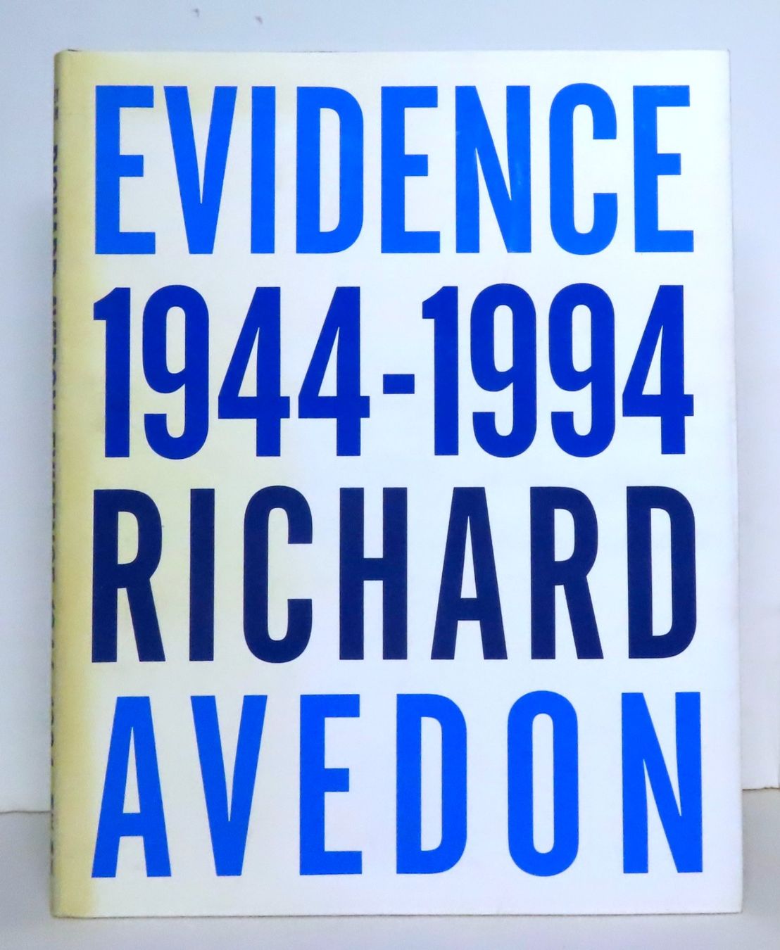 Livres: Richard Avedon - Evidence 1944-1994 – D'occasion à Le Locle par LibrairieLaBergerie