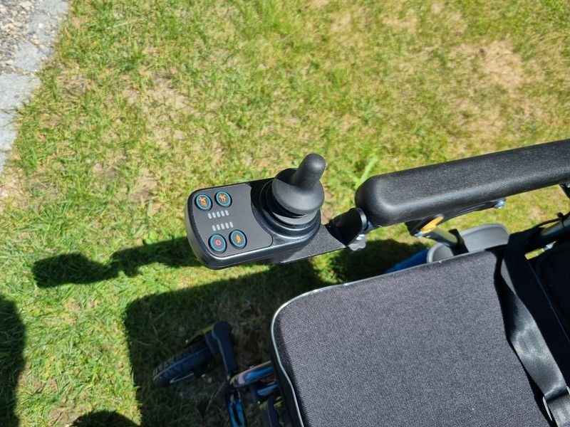 Sedie a rotelle: Aktion, elektrischer Rollstuhl, neu – Nuovo e nell'imballaggio originale da Vinelz venduto da AlexNetti007 3