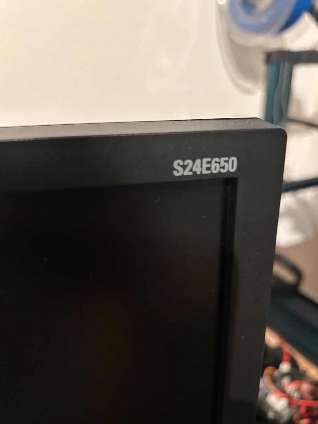 Samsung Monitor: Samsung S24E650 24" Monitor – Usato da Zürich venduto da Int37sec 1