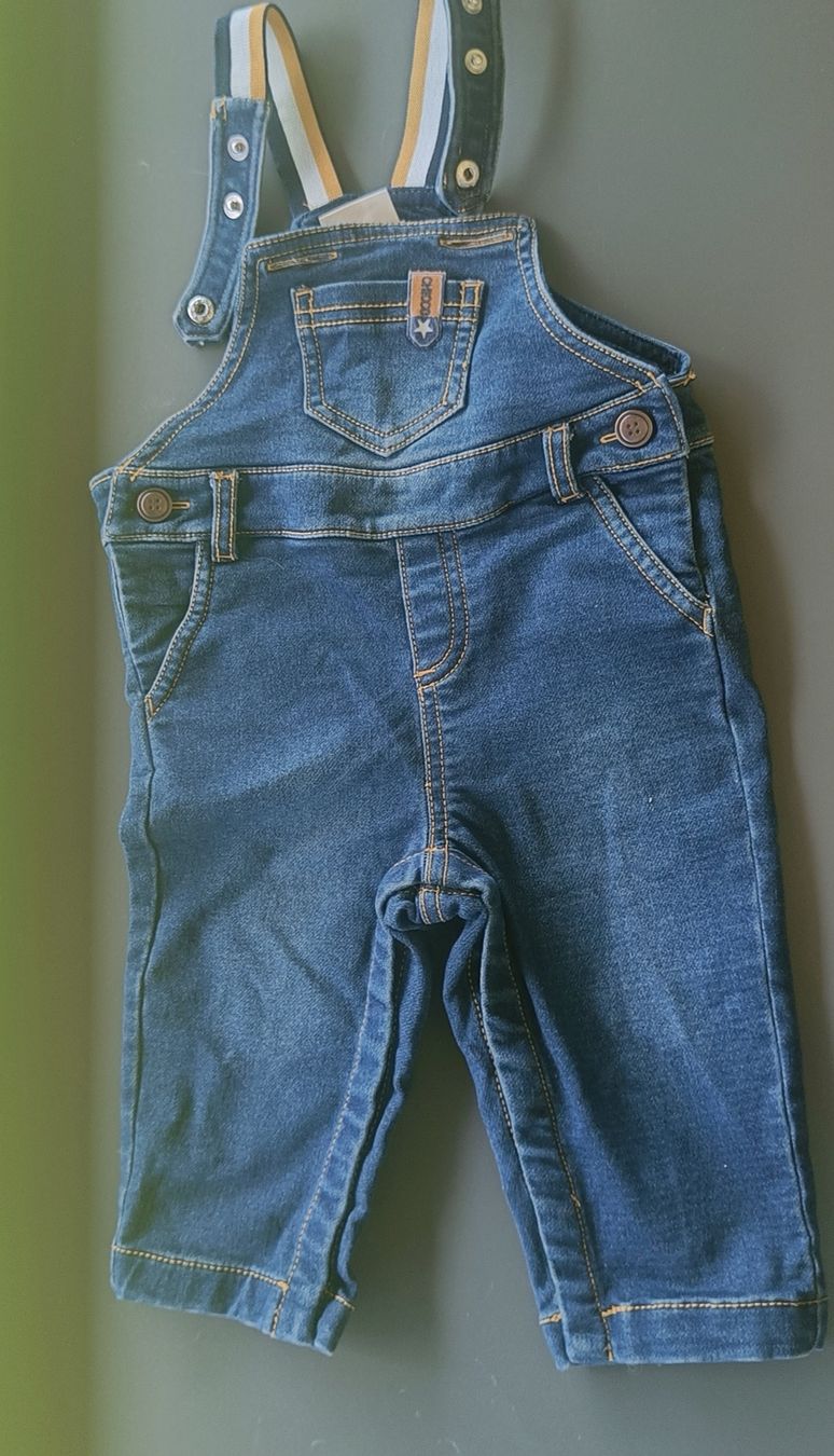 Hosen: Latzhose Grösse 68 – Gebraucht aus Jaberg von urig17.