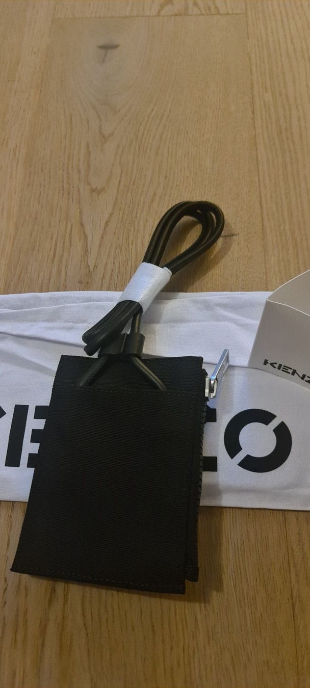 Kenzo Portafogli: Kenzo card holder on strap – Nuovo e nell'imballaggio originale da Richterswil venduto da Ivypearl 1