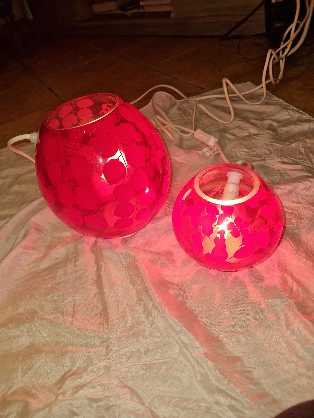 Ikea Lampade: 2x IKEA Knubbig rote Kugelleuchten - Deko . – Usato da Willisau venduto da mar_j55v