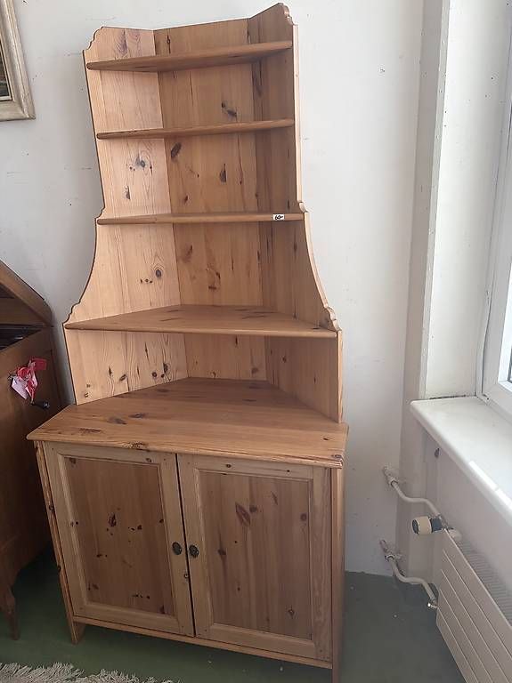 Credenze: Eckschrank / Eckbuffet aus Kiefernholz – Usato da Pratteln venduto da Cartonsducoeur_bl 1