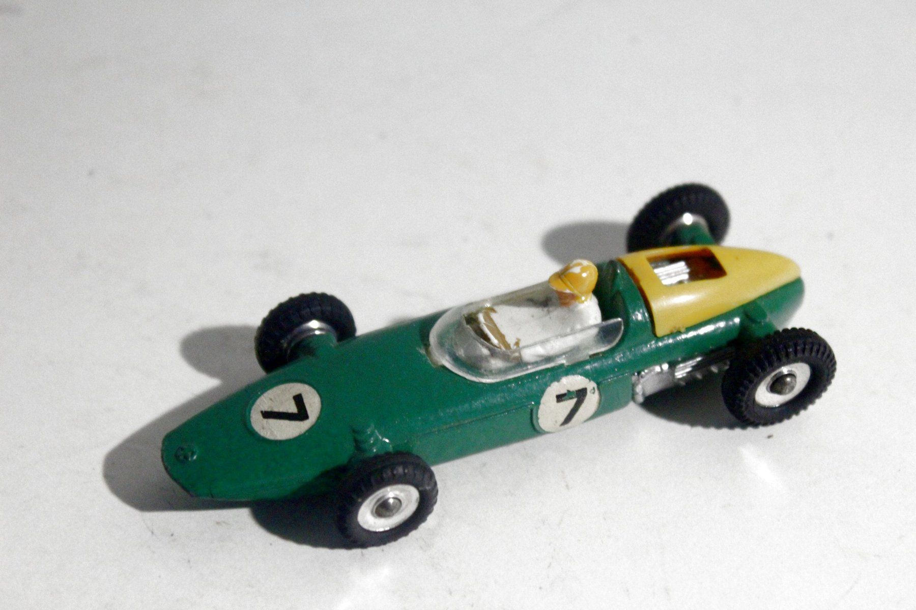 Véhicules miniatures Dinky 1:43