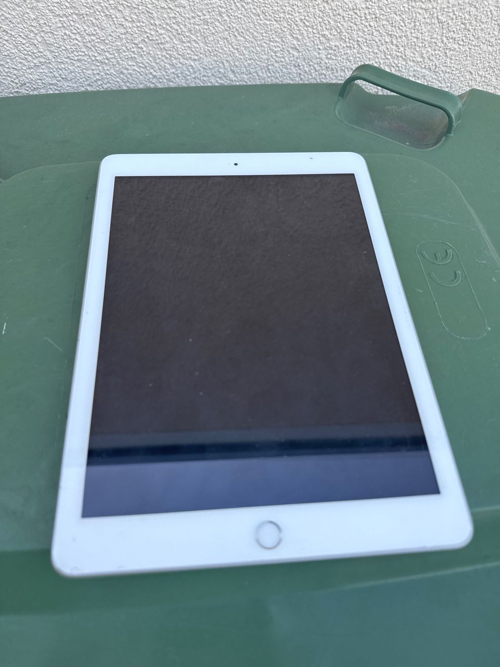 Apple Tablet PC: Ipad 6. Generation 32GB  - A1893 - Top Zustand – Usato da Olten venduto da HoYa01 2