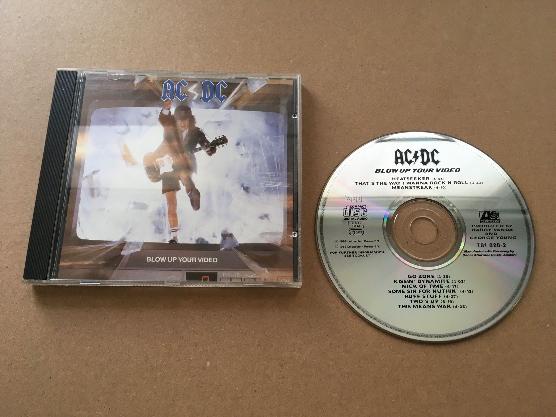 CDs: AC DC - Blow up your Video -CD- – Gebraucht aus St.Gallen von