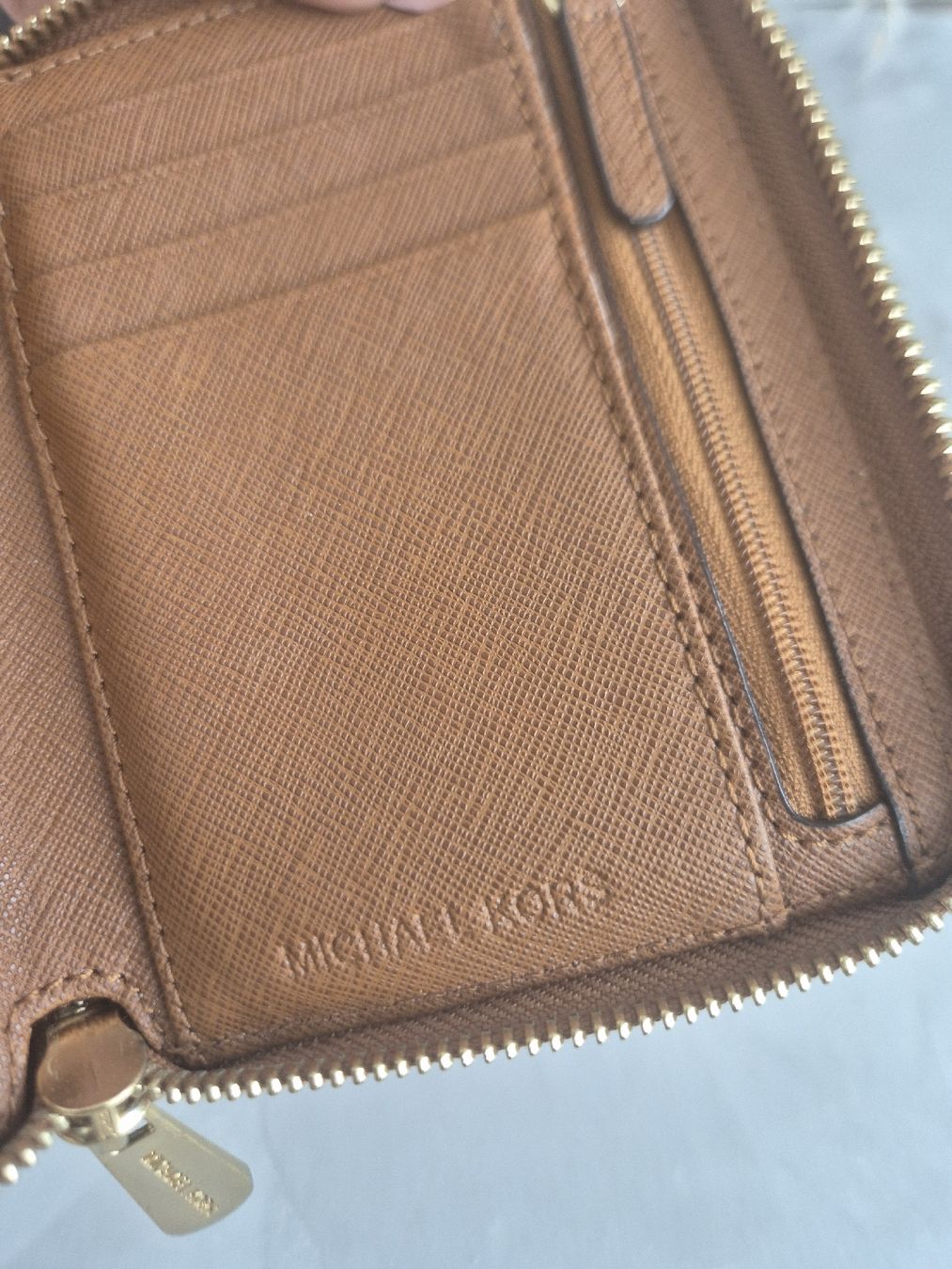 Michael Kors Portamonete: Michael Kors Portemonnaie – Nuovo (secondo la descrizione) da Weisslingen venduto da Airgate 3