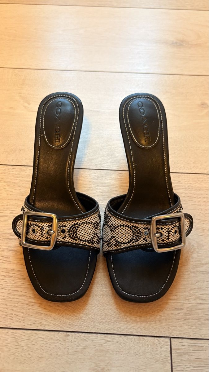 Coach Chaussures hommes: Black coach kitten heels – Neuf (Voir description) à Oberriet SG par pin_wv7r 1
