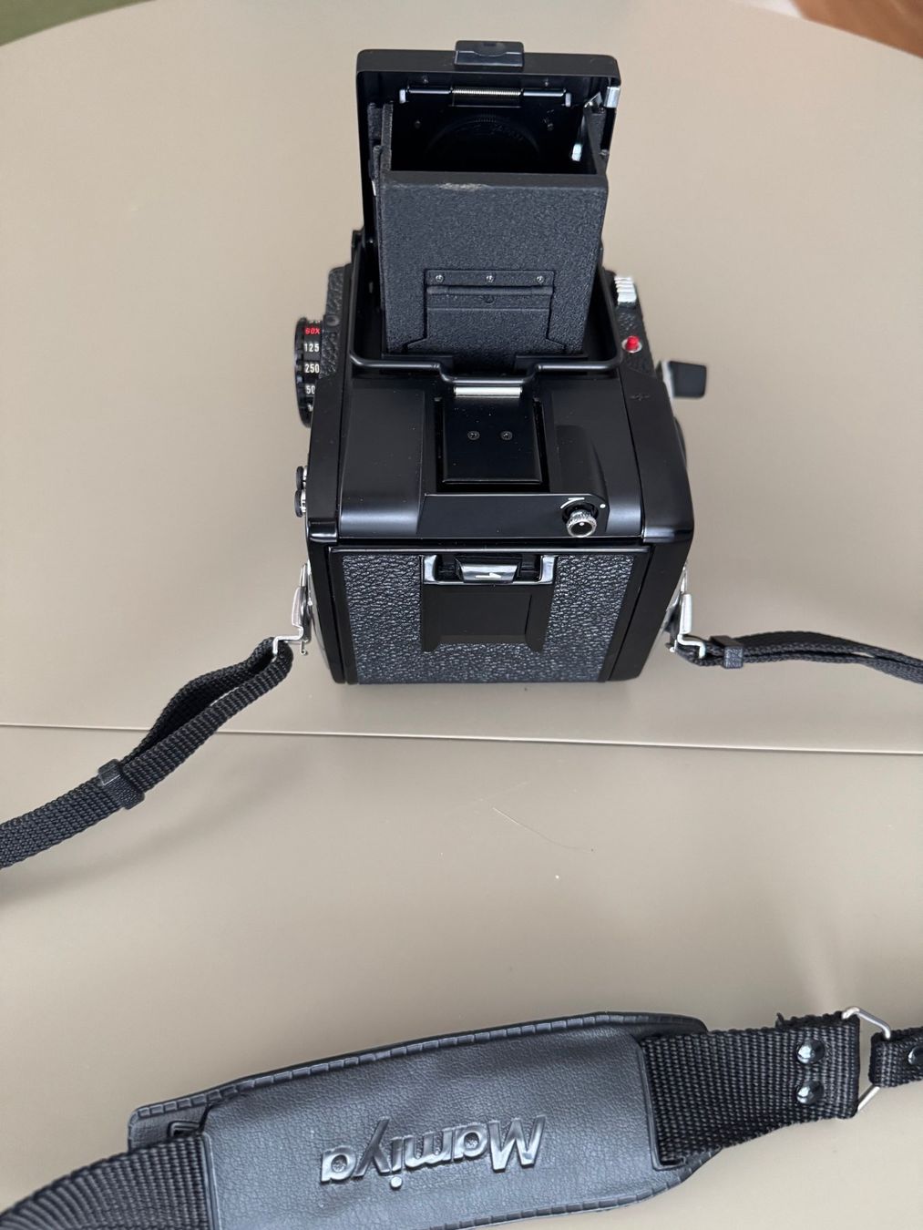 Mamiya Fotocamera: Mamiya M645 1000S Mittelformatkamera mit Zubehör – Usato da Kloten venduto da Gerecapelli 2