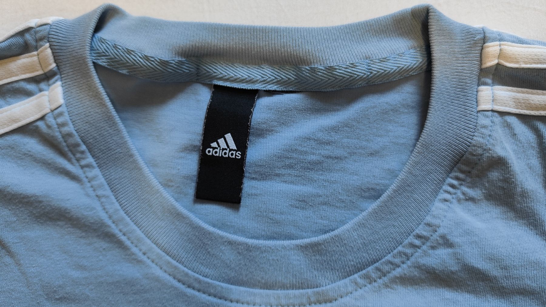 Adidas T-Shirts: ADIDAS T-Shirt – Gebraucht aus Lugano von claudio.luga 2