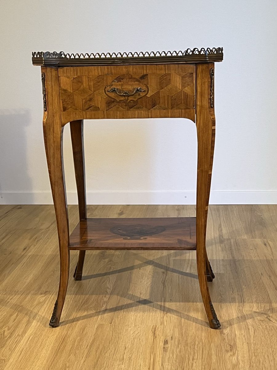Comodini: Belle table de chevet marqueterie ancienne  – Usato da Morges venduto da fpaccaud 3