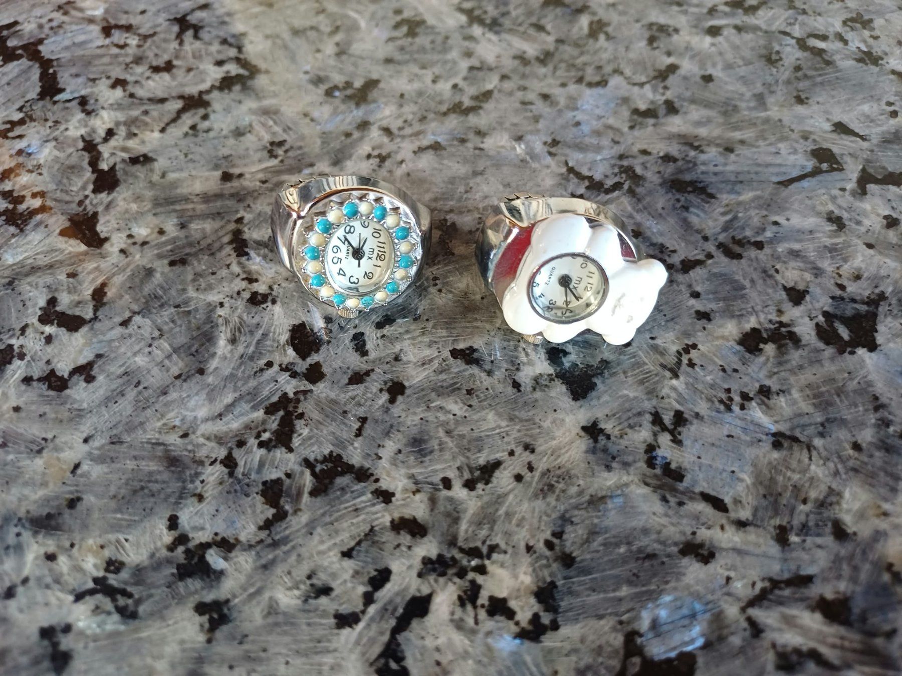 Orologi: 2 Mini Vintage Uhrenringe – Difettoso da Baden venduto da pariso123