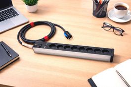 Roth Cable Hi-Fi Steckdosenleiste 8-fach, geschirmt + Ferrit