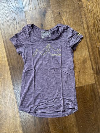 Damen T-Shirt Ortovox lila mit Bergedruck Grösse S