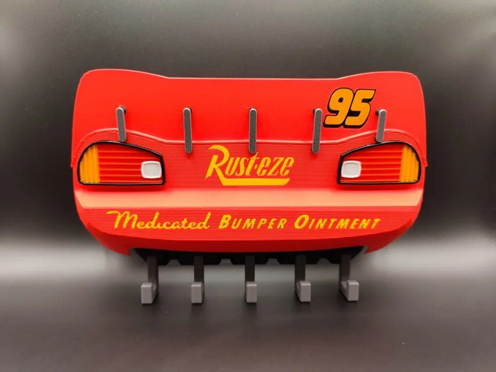 Eisenwaren: Lightning McQueen Schlüsselhalter – Neu (gemäss Beschreibung) aus Niederweningen von Wellington3D 2