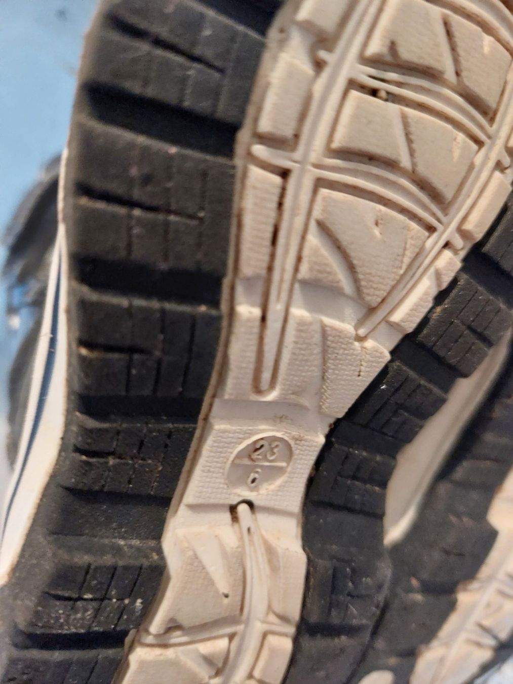 Scarpe da uomo: Winterschuhe für Jungen oder Mädchen Grösse 23 – Usato da Pfaffnau venduto da hei_9l9h 2